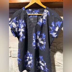 Women's Black and Blue Floral Tie-Dye Top